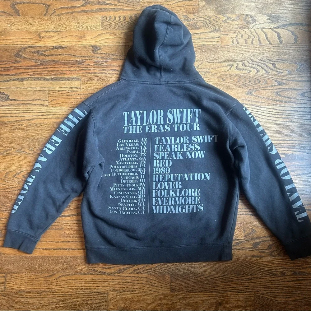 Taylor Swift Black Eras Tour Hoodie M - Picture 7 of 8